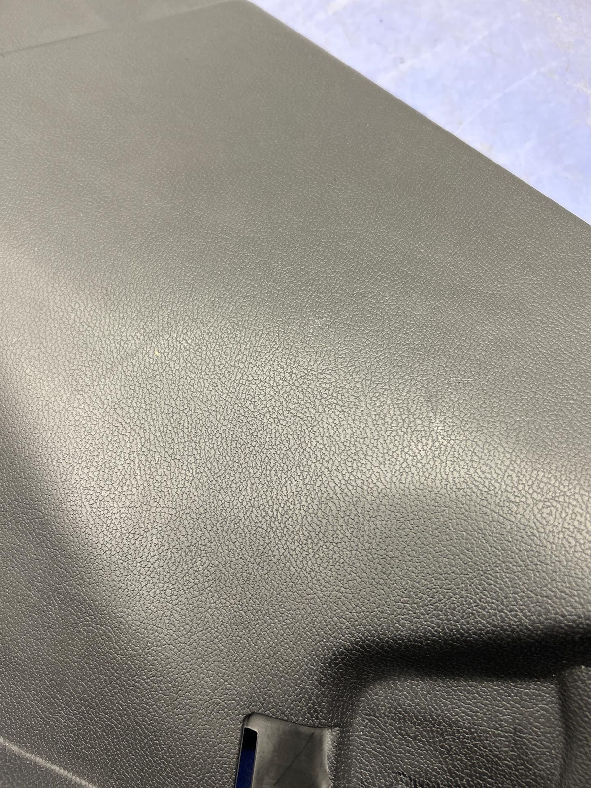 2017 - 2020 MASERATI LEVANTE REAR LEFT C PILLAR LOWER QUARTER PANEL *SCRATCHES*