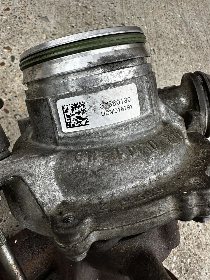 Volvo V40 2017 turbocompresor turbo 2,0 D2 D diésel 31380130 Foto 4 de 4