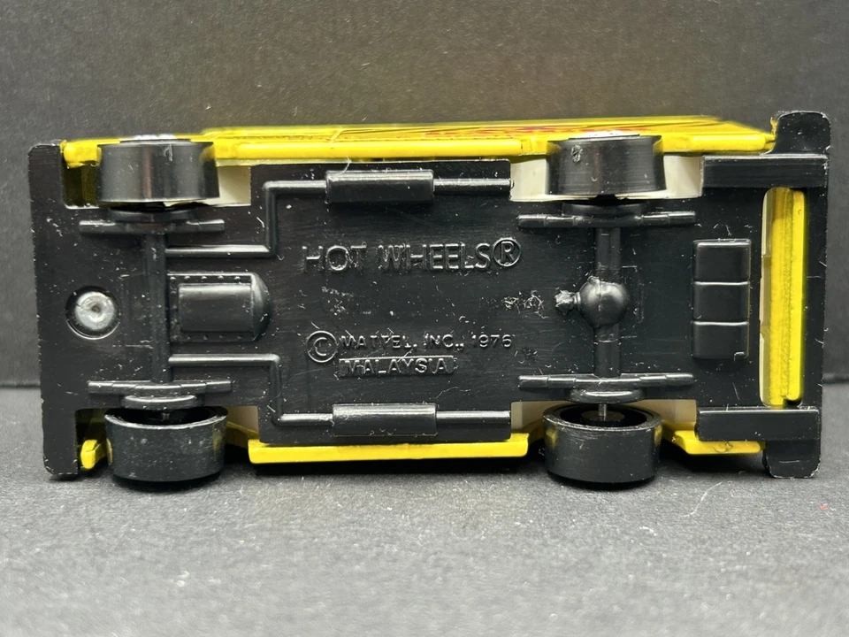 90s Mattel Hot Wheels Combat Medic Nuclear Waste Delivery Van Homer Simpson Loos - Image 2 of 4