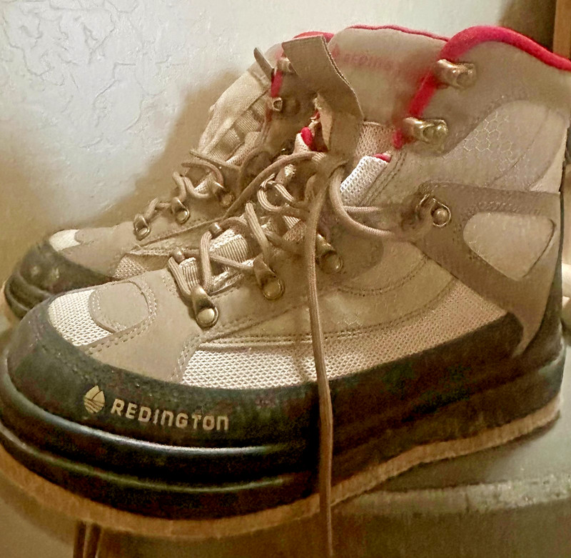 redington wading boots size 9
