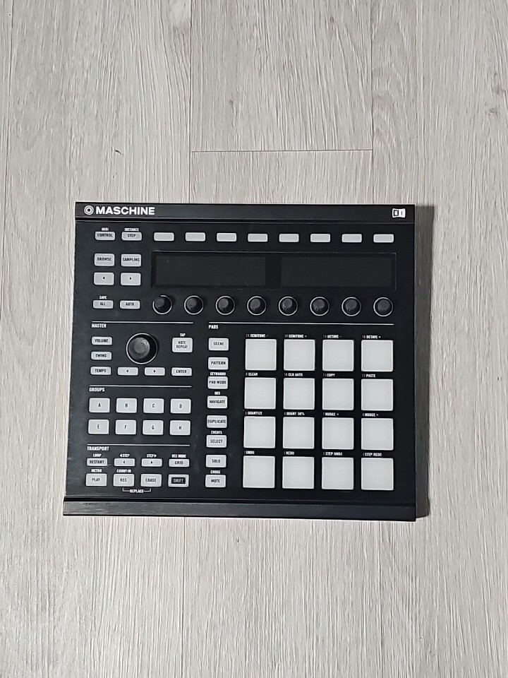 Traktor Native Instruments MASCHINE MK2 Groove Production Studio