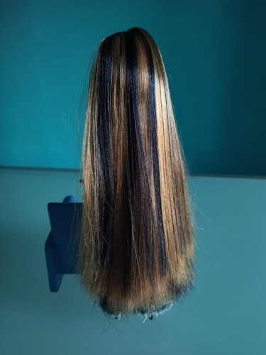"BRATZ DOLL", MGA,"Magic Hair", "CLOE" , modello 2007, altezza 25 cm. - Foto 7 di 19