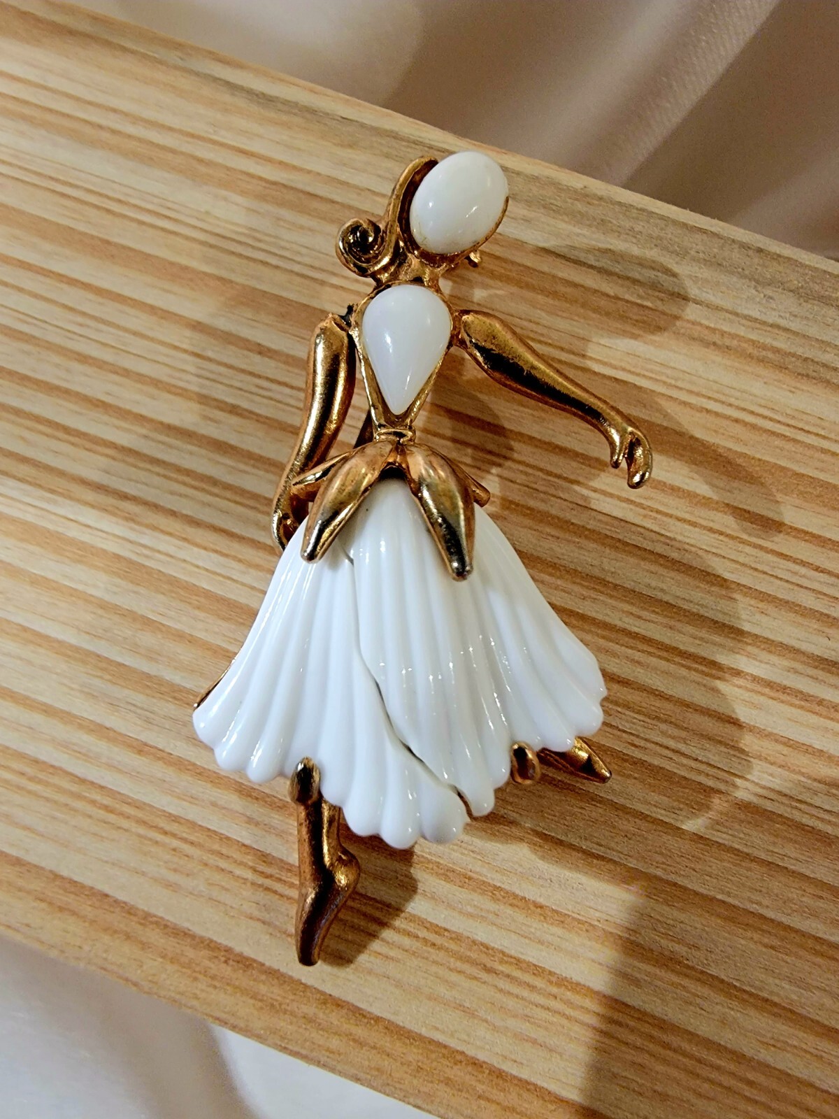 Trifari 'Ballerina Girl' Brooch 1950s VintageRareCo… Gem
