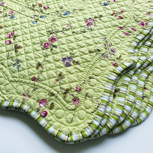 Williams Sonoma Jardin Green Floral Quilted Placemats Shabby Chic Scalloped 6 PC - Picture 3 of 6