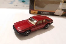 Maisto Jaguar XJ-S V12 Diecast Model 1/64 Red 