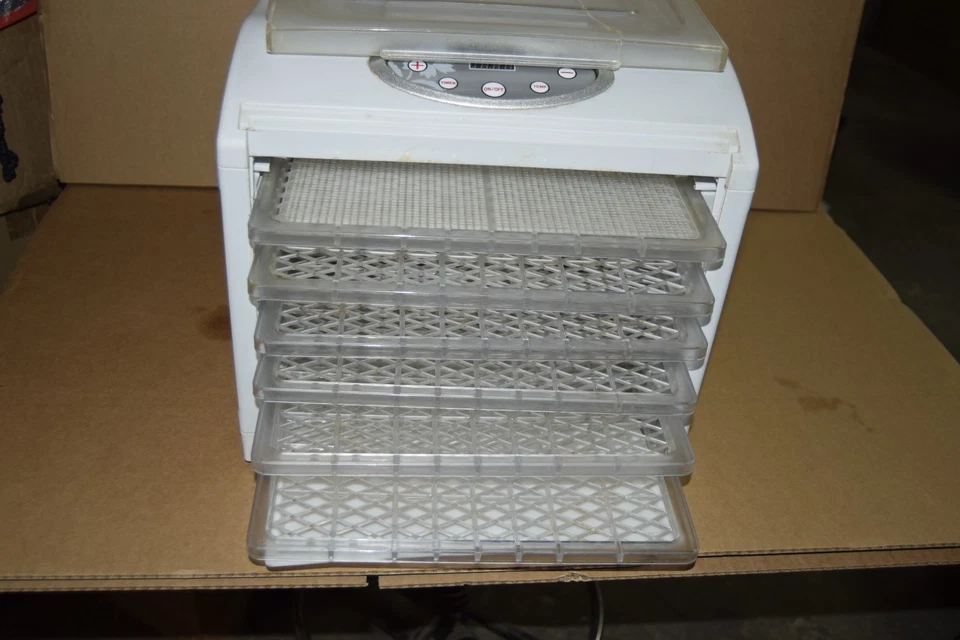 Deshidratador digital de alimentos Gourmia 400W GFD1650 con bandejas de secado cecina Foto 4 de 4