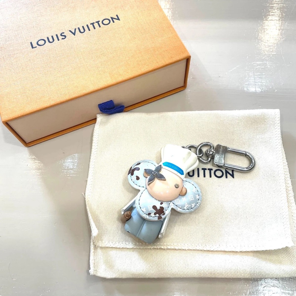 【激レア】LOUIS VUITTON KEYRINGヴィトン キーホルダー 楽天市場】LOUIS VUITTON ルイ ヴィトン チェーン カレイド V