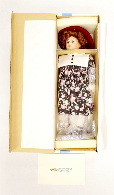Margie Costa Royal Collection Ltd Ed Porcelain 15" Cothed Trudy Doll w Box & COA