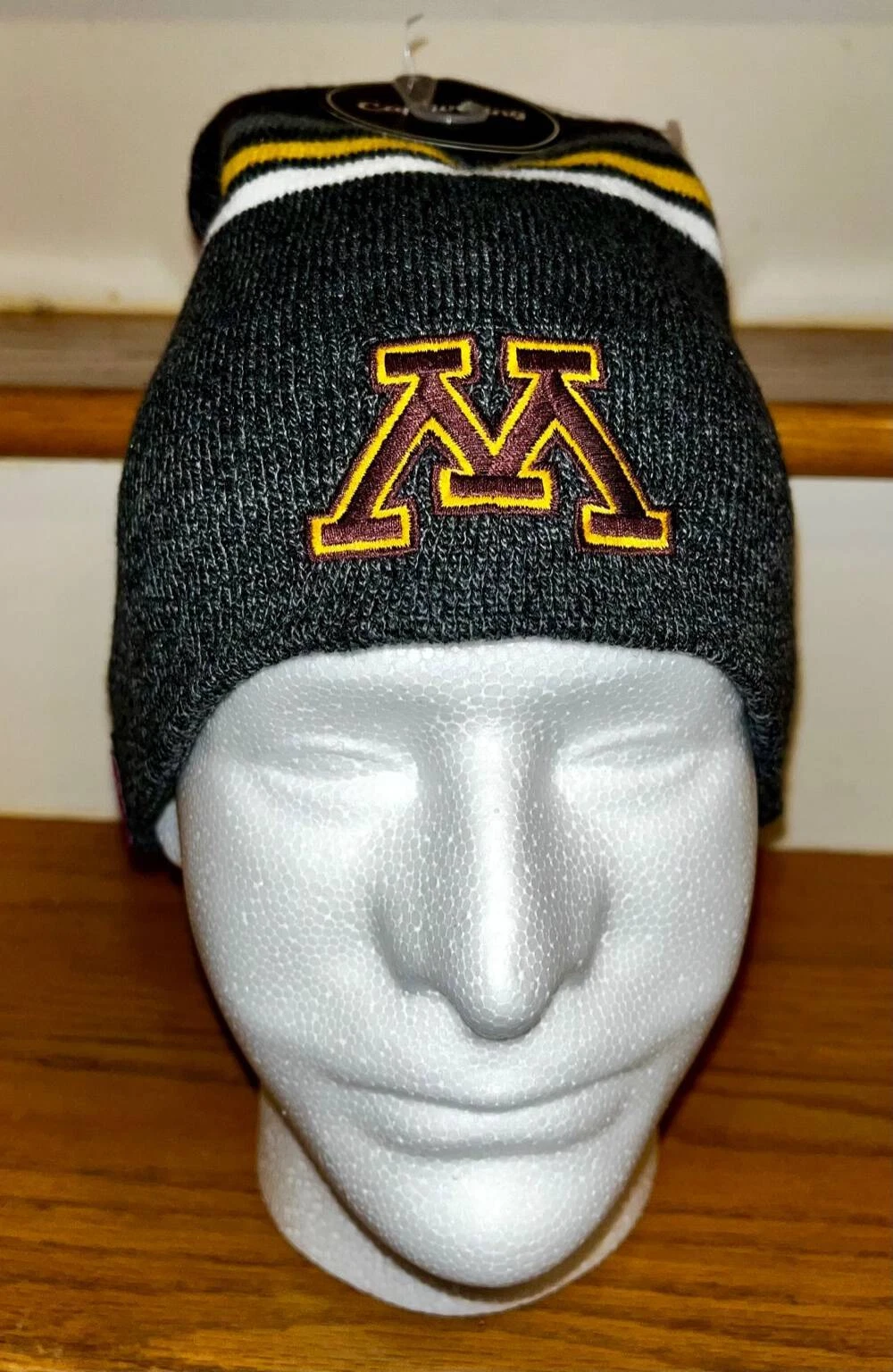 UNIVERSITY OF MINNESOTA~U OF M GOPHERS~KNIT BEANIE~HAT~STOCKING CAP~NWT