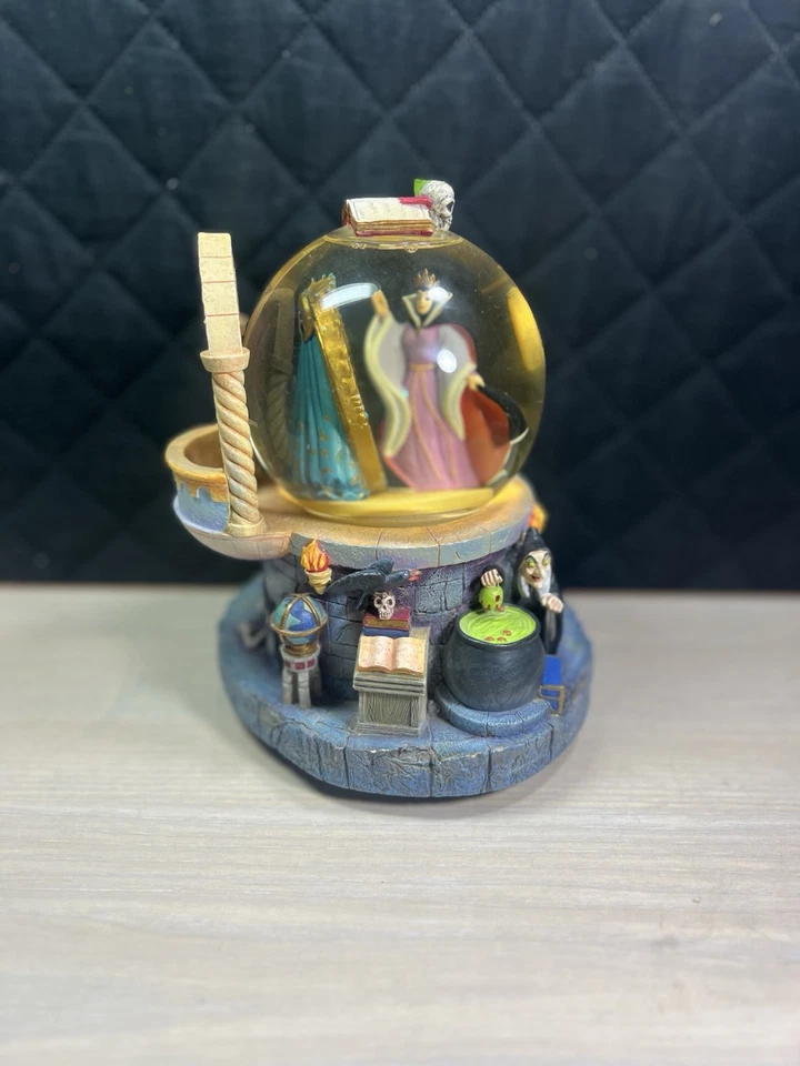 Disney Villanos Blancanieves Reina Malvada Globo de Nieve Globo de Nieve Espejo Mágico ¡Funciona! Foto 2 de 4