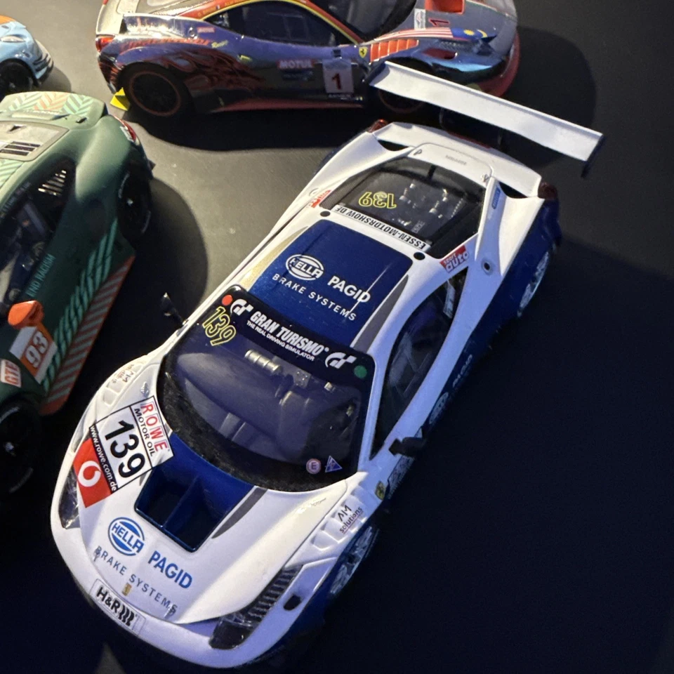 SLOT CAR CARRERA PORSCHE 911 GT3R DIGITAL 1/24 ASSORTED LOT - Image 3 of 4