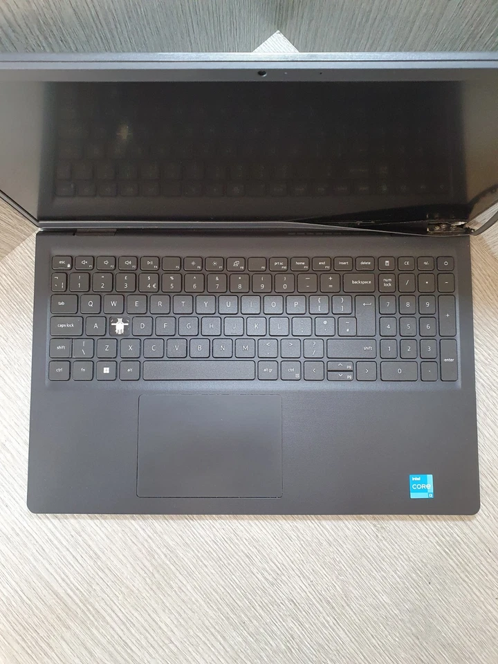 Dell Vostro 15-3510 i3-1115G4 @ 3.0GHz 8GB DDR4 256GB NVMe SSD Grade D EJ1706 - Image 2 of 4