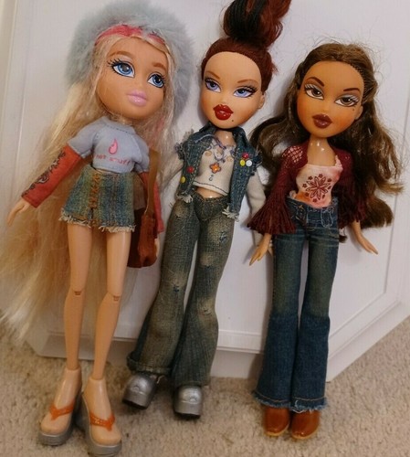 Lot of 3 Vintage Bratz Dolls With 