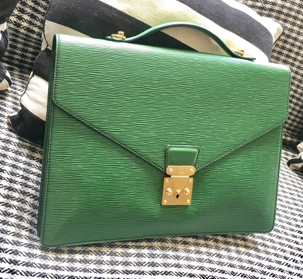 Rare vtg emerald/kelly green LV(Louis Vuitton)large briefcase satchel bag  unisex