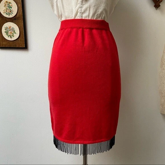 Falda suéter vintage Valentino roja con cuentas hasta la rodilla para mujer talla pequeña