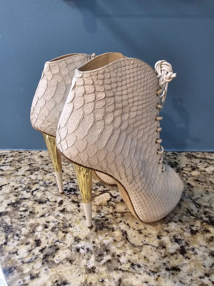 Giuseppe Zanotti White Croc Embossed Booties SIZE US 6.5/EUR 36.5 - Image 3 of 4