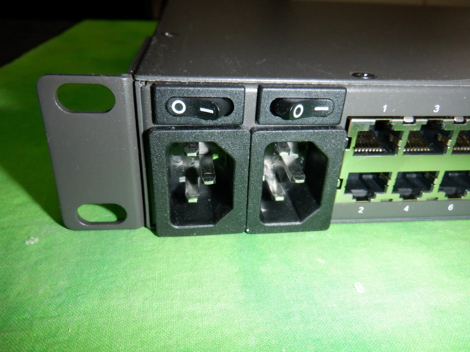 Black Box LES1700 Series Console Server 48-Ports Dual P/S LES1748A-R2 - Image 3 of 4