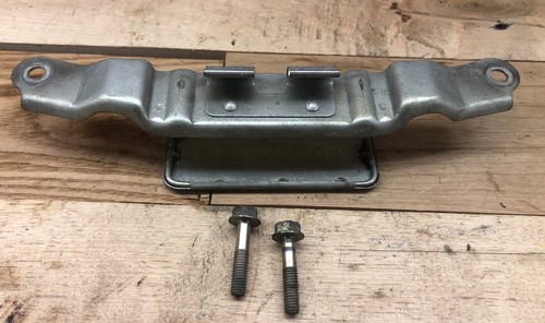 1985 honda goldwing Limited Edition 1200 windshield Rubber mount trim bracket - Picture 4 of 12
