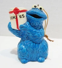 SESAME STREET COOKIE MONSTER HOLDING GIFT 1977 CERAMIC CHRISTMAS ORNAMENT GORHAM