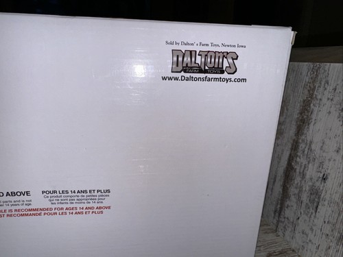 Minneapolis Moline G-1000 Vista 2WD Wide Front, Rear Duals 1/16 Scale Spec Cast - Picture 14 of 15