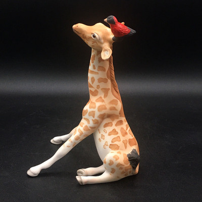 Franklin Mint  Long Way Up  Giraffe Figurine with Red Bird 1990 Porcelain