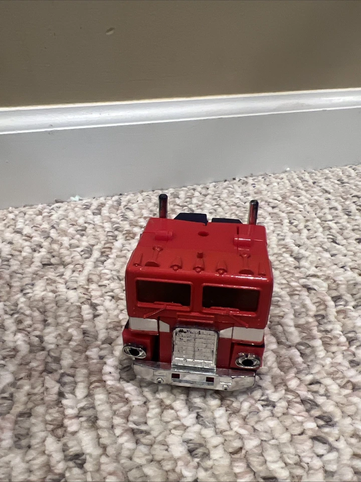 VINTAGE G1 TRANSFORMERS OPTIMUS PRIME SOUNDWAVE 7 Total 1984 RARE HTF 80'S - Image 4 of 4