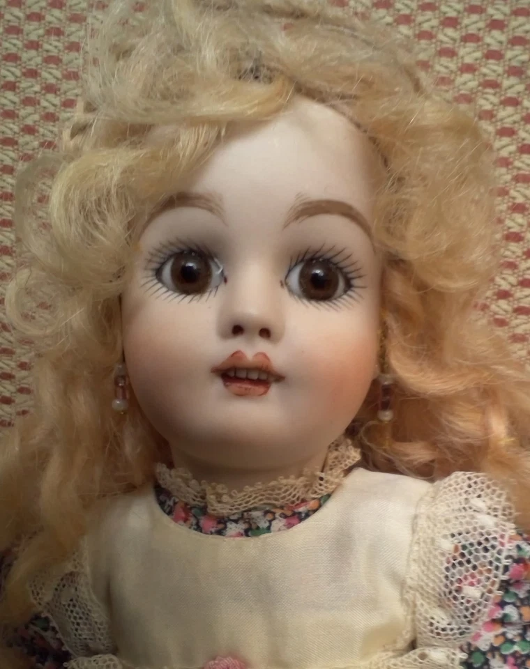 11" Bisque Artist Violet Kay Repro French Antique Doll, fully jointed circa 1990 - Image 2 of 4