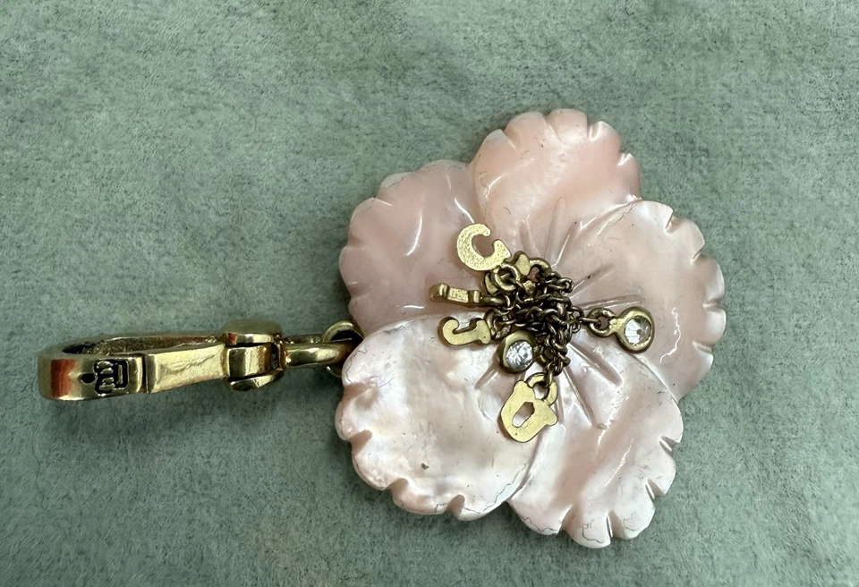 Berloque de hibisco rosa Juicy Couture 2006. RARO! - Imagem 2 de 4