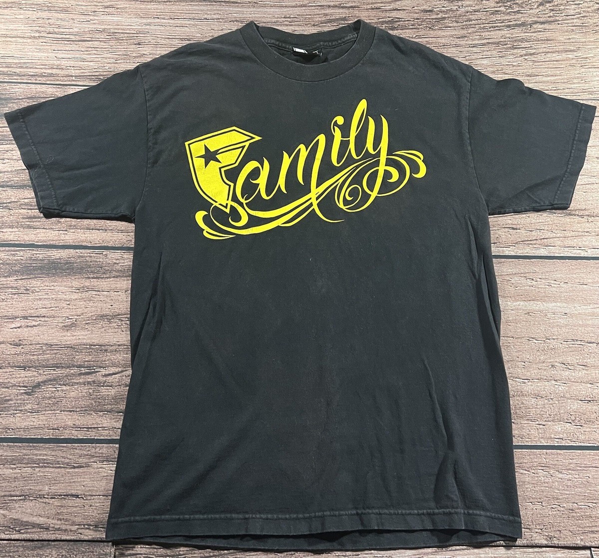 Vintage Famous Stars And Straps Logo Family Black & Yellow T