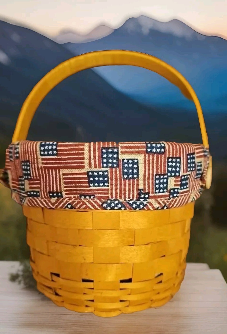 Longaberger Signed 1999 Round Basket w/ Swinging Handle Patriotic Lining