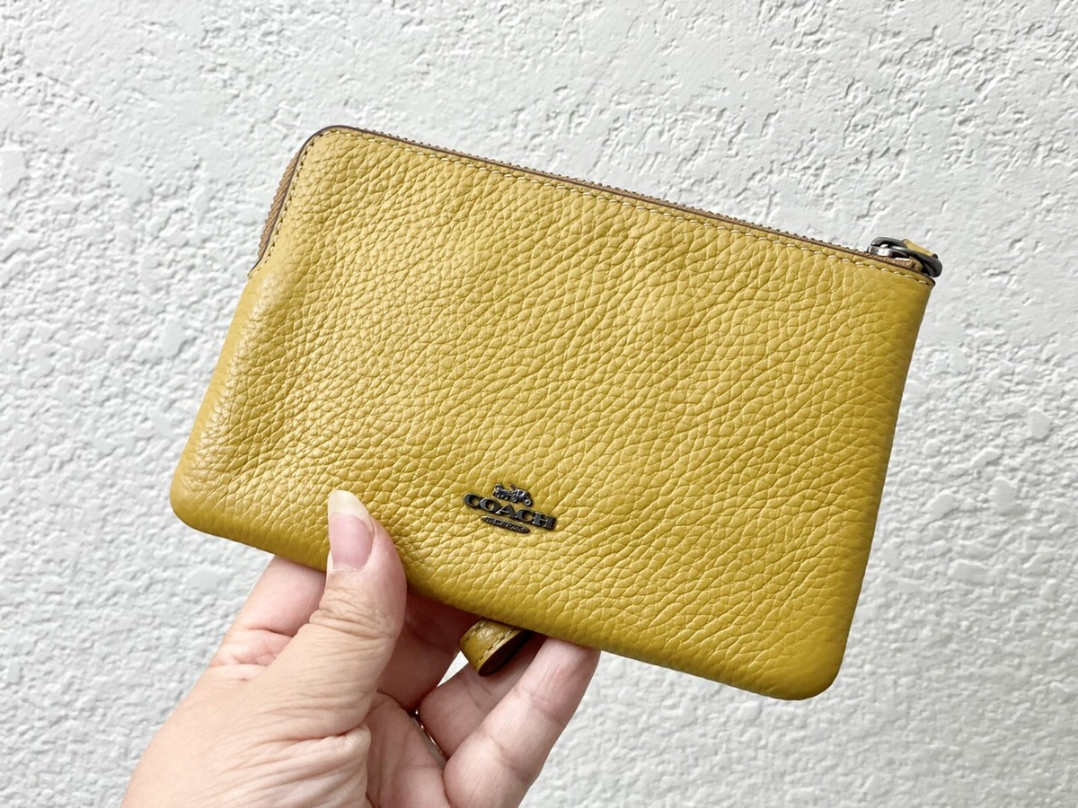 Coach X Peanuts Corner Zip Wristlet With Snoopy Present