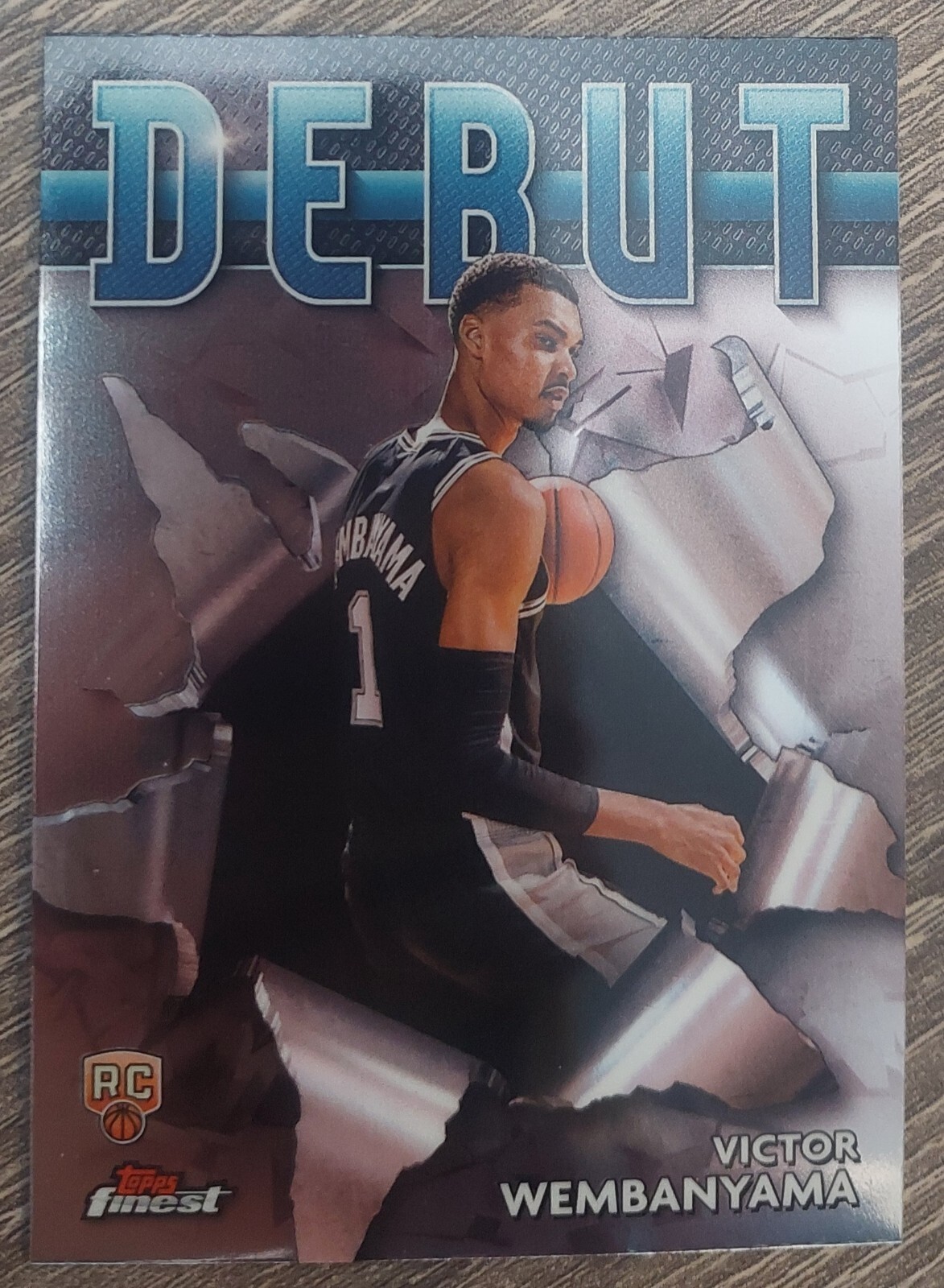 2023-24 Topps Finest Debut D-1 Victor Wembanyama, San Antonio Spurs RC