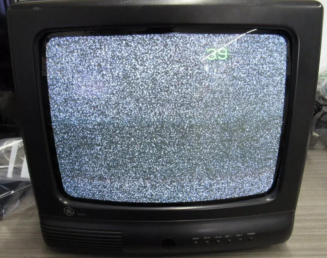 General Electric GE 13 Inch Color TV 13GP211A CRT Retro Gaming Tube Television