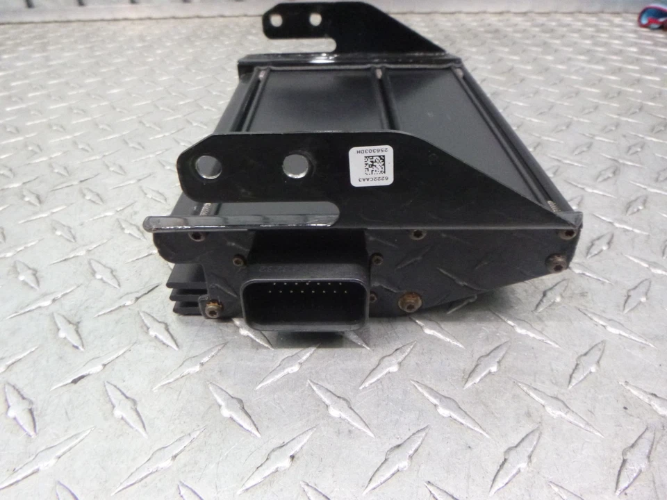 2012-2016 Harley Davidson FLHX Street Glide Harmon Kardon Amplifier 76000071 - Image 3 of 4