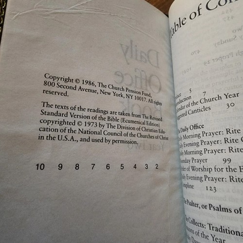 Daily Office Book: Two-Volume Set 1986 Church Publishing Leather With Slipcase - Picture 5 of 21