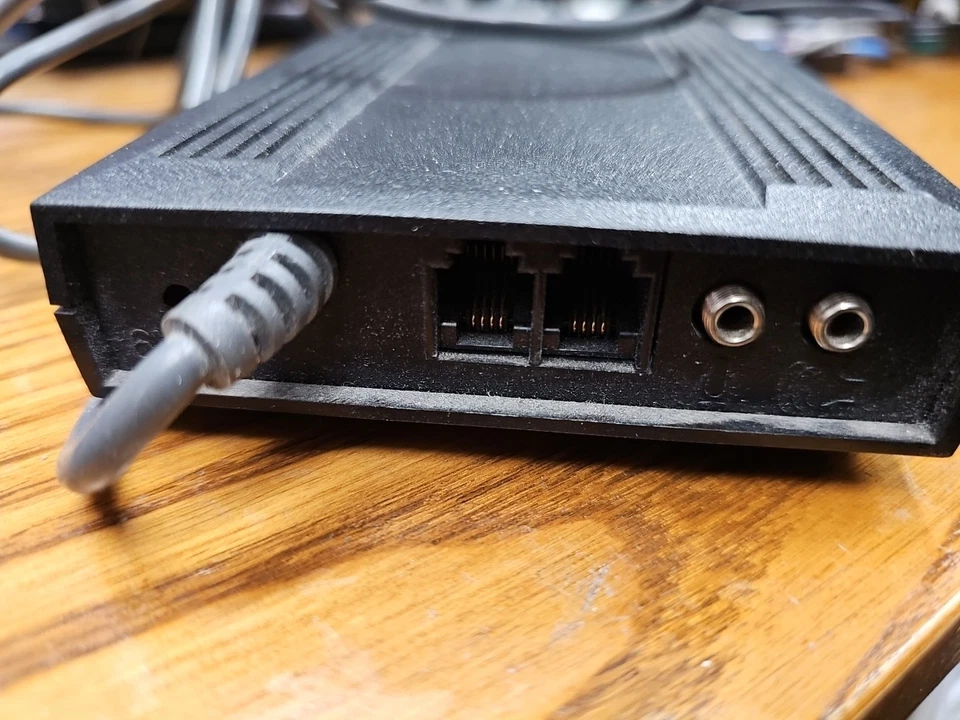 Vintage Diamond Supra Express 56e MAC V.42bis Fax Modem ONLY NO POWER ADAPTER - Image 3 of 4