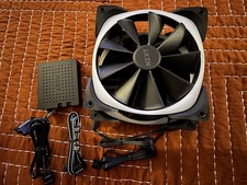 NZXT RGB  Fan Controller  2 140 NZXT RGB Fans