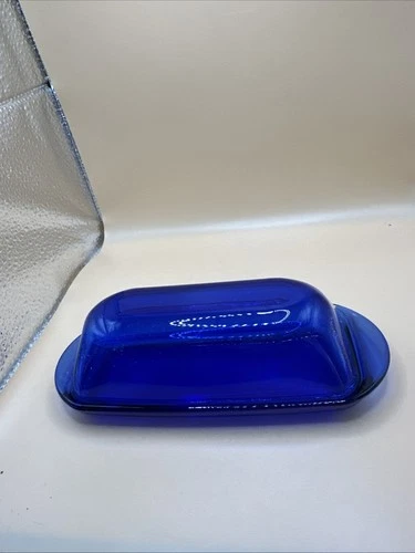 Vtg Anchor Hocking  1 /4 lb Butter Dish with /Lid Presence Cobalt Blue 7 3/8"