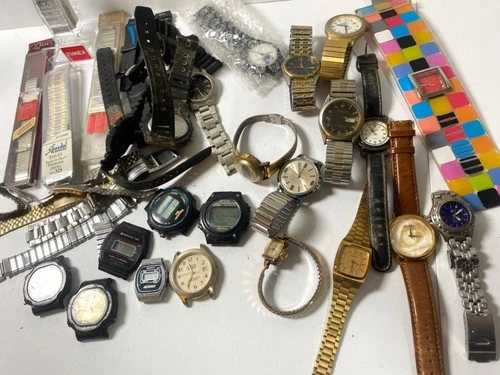 Vintage Wrist Watches & Parts Lot Timex Dennaci Fossil Helbros Britania Quartz