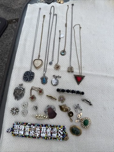 VTG Costume Jewelry Lot Necklaces Earrings Estate Brooches  Wearable X27