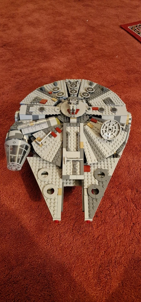 LEGO Star Wars 75257 Millennium Falcon, photo 1 of 5