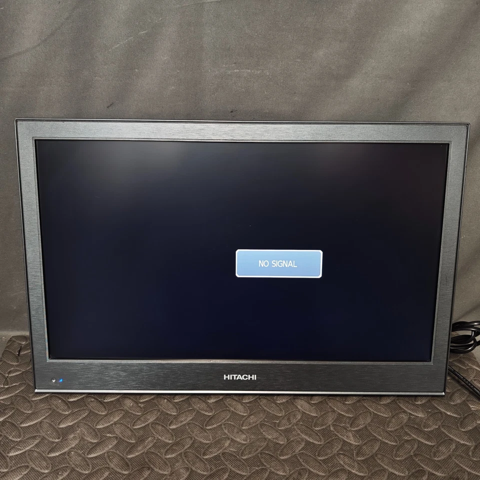 Hitachi 22LE3570U 22” HD Ready TV HDMI SCART VGA No Stand - Image 2 of 4