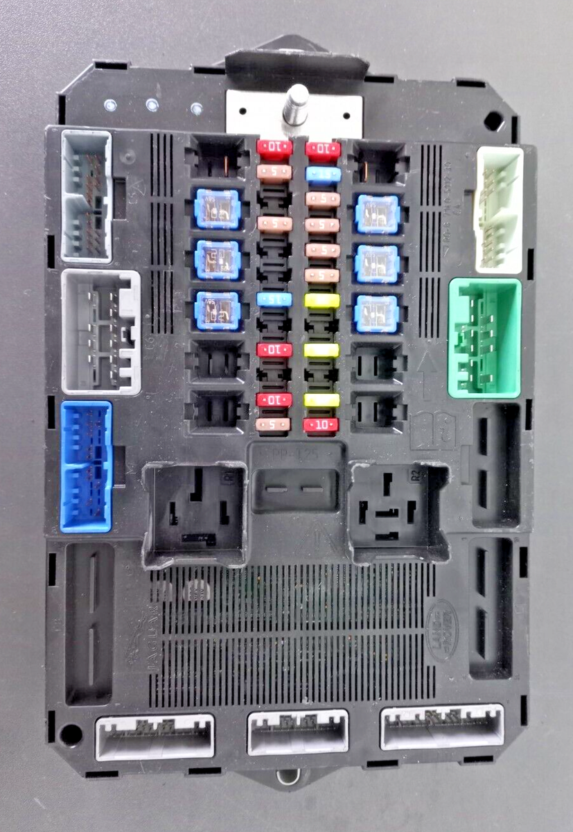 Genuine Jaguar XF X250 3.0L V6 Body Control Module Fuse Box