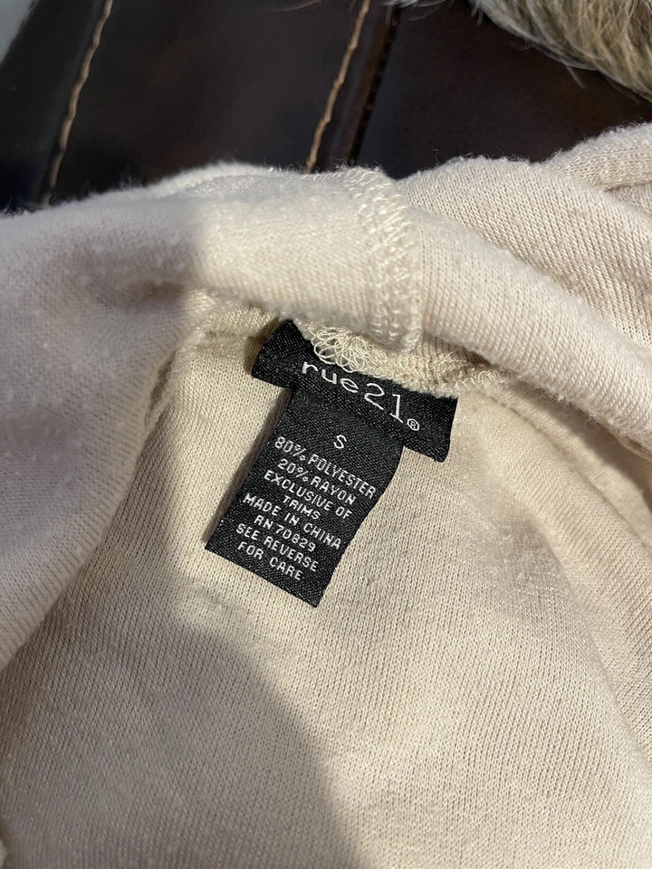 Sudadera Pullover Rue 21 Talla S Bordada Capucha Color Crema Suave Rosa Flores Foto 4 de 4