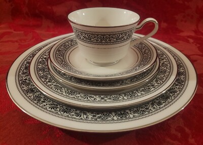 【愛品館江戸川店】Noritake カップ&ソーサー5点セットID：102-026620-007 Set 4 Noritake Ireland Country Diary of an Edwardian Lady Cups