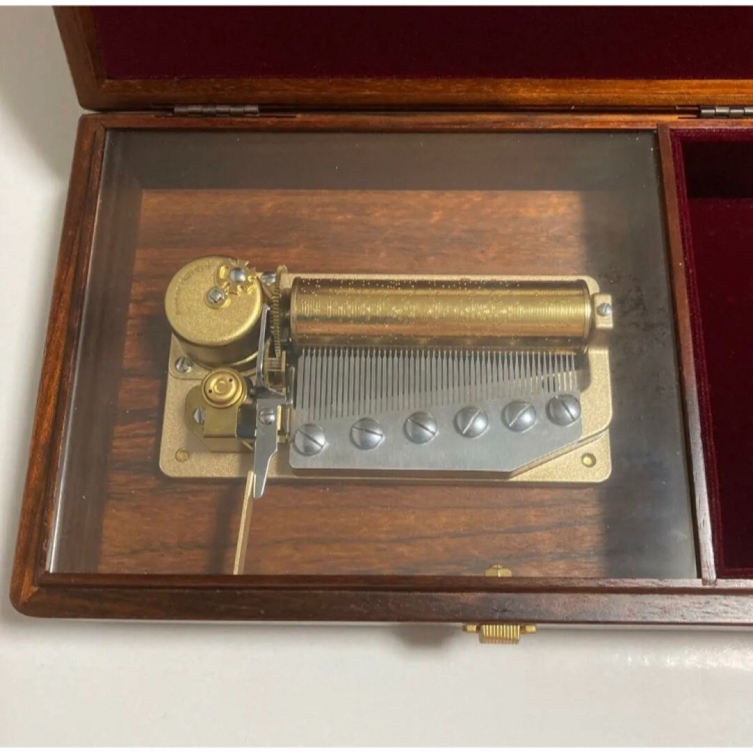 SANKYO製『ORPHEUS』 Age-old music box gets high-end makeover into 150-song