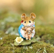 Wee Forest Folk M-204b My Country Bear (Retired)