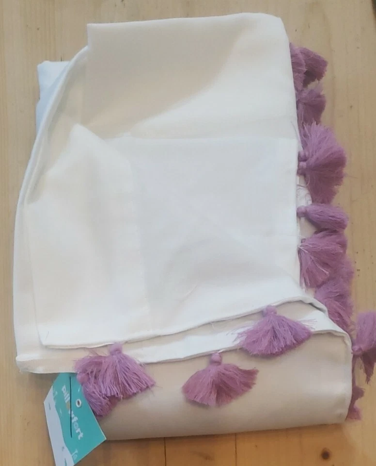 Panel de ventana Pillowfort blanco púrpura borla apagón bloqueo de luz ~ 42 x 95 Foto 3 de 4