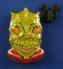 Bossk Head Star Wars Collection Series 2 DS 2014 On Card Pin # 104023