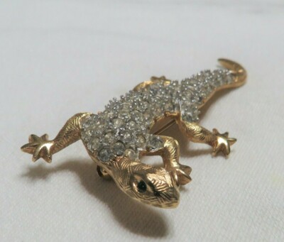Vtg Brushed Gold Tone Rhinestone Lizard Gecko Salamander Green Eyes Brooch 2.5''
